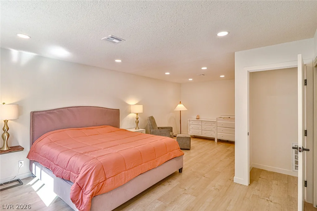 1605 Bryn Mawr, Las Vegas, NV 89102