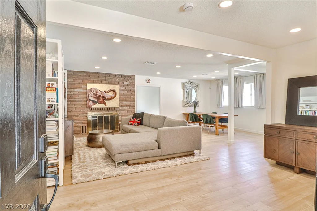 1605 Bryn Mawr, Las Vegas, NV 89102