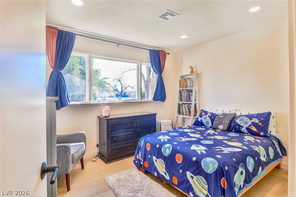 1605 Bryn Mawr, Las Vegas, NV 89102