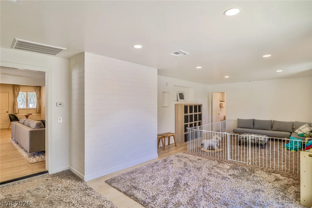 1605 Bryn Mawr, Las Vegas, NV 89102