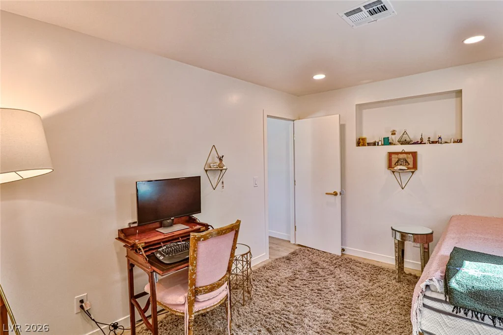 1605 Bryn Mawr, Las Vegas, NV 89102