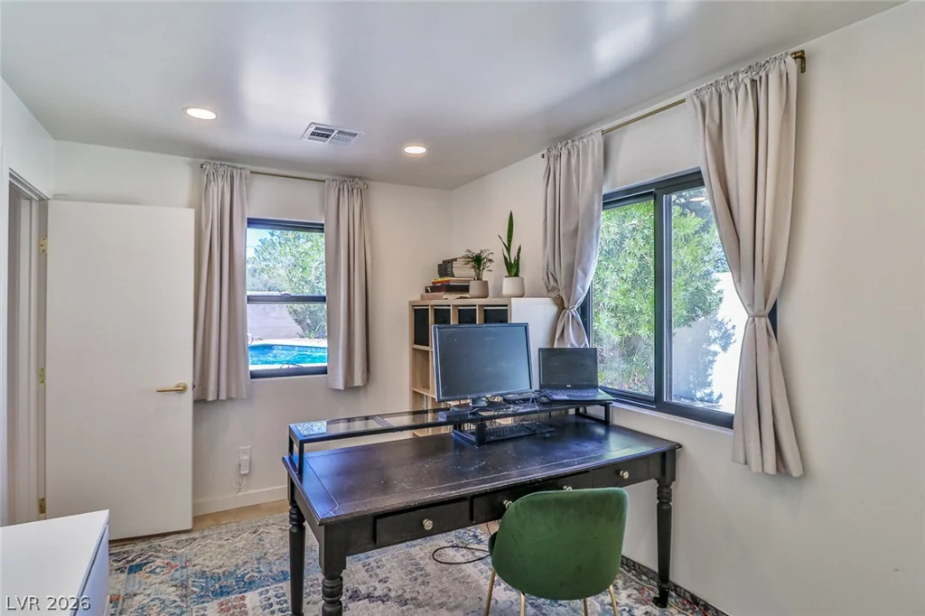 1605 Bryn Mawr, Las Vegas, NV 89102
