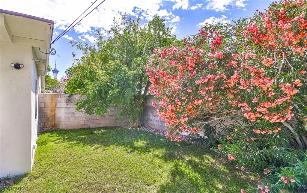 1605 Bryn Mawr, Las Vegas, NV 89102