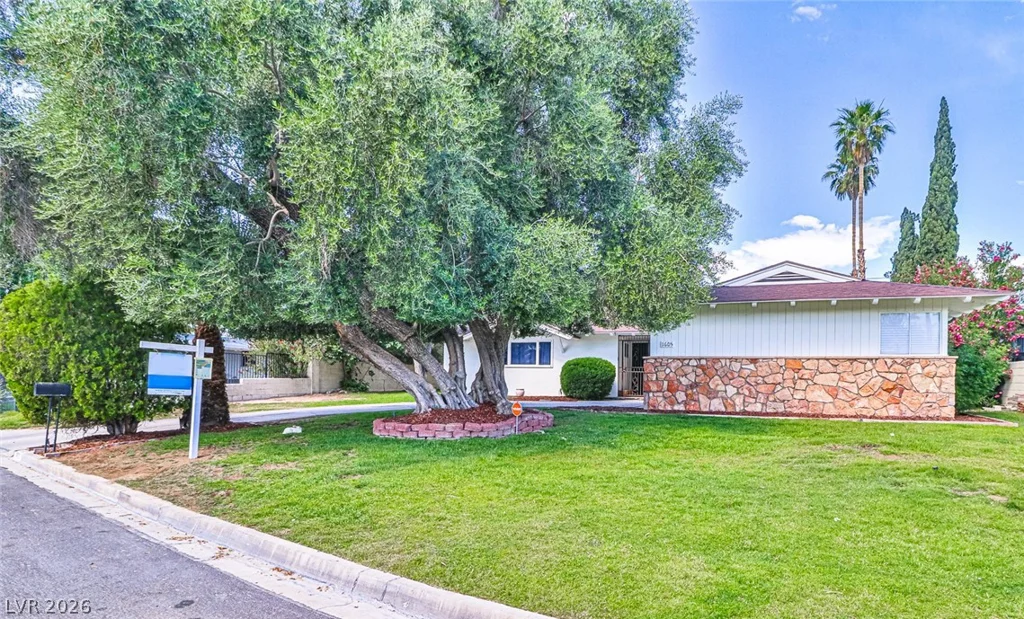 1605 Bryn Mawr, Las Vegas, NV 89102