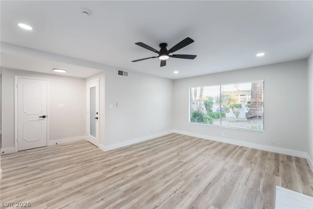 2550 Vegas Valley, Las Vegas, NV 89121