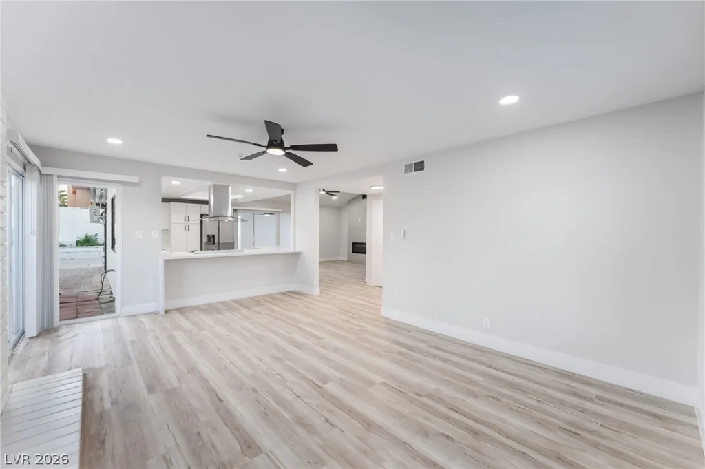 2550 Vegas Valley, Las Vegas, NV 89121