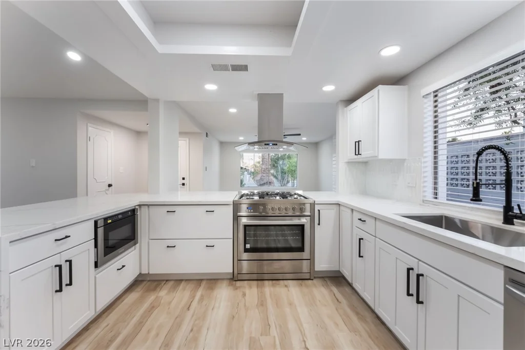 2550 Vegas Valley, Las Vegas, NV 89121