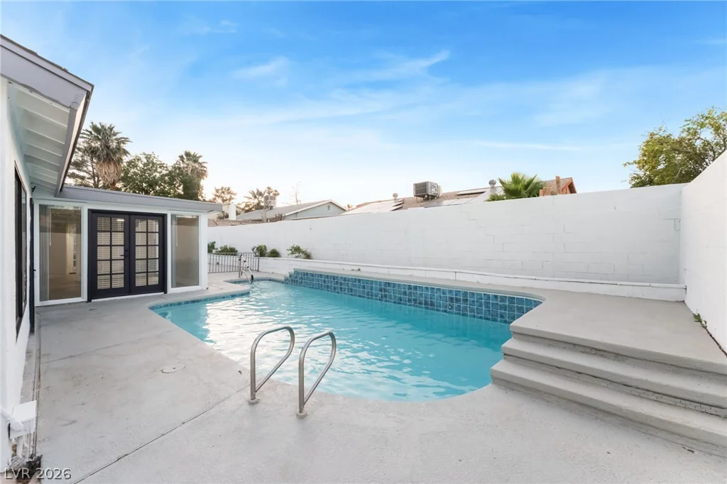 2550 Vegas Valley, Las Vegas, NV 89121