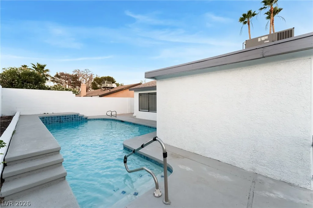 2550 Vegas Valley, Las Vegas, NV 89121