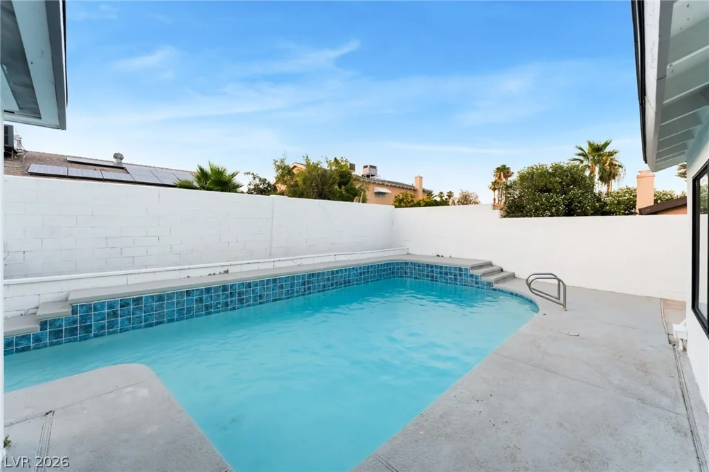 2550 Vegas Valley, Las Vegas, NV 89121