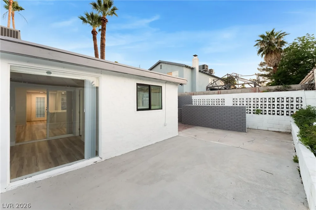 2550 Vegas Valley, Las Vegas, NV 89121