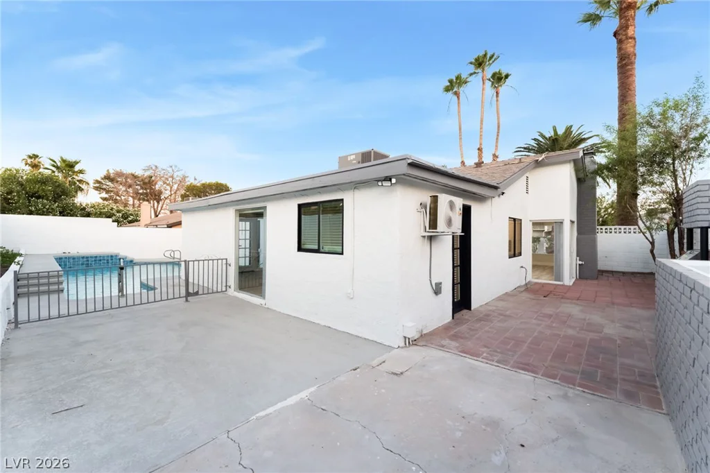 2550 Vegas Valley, Las Vegas, NV 89121