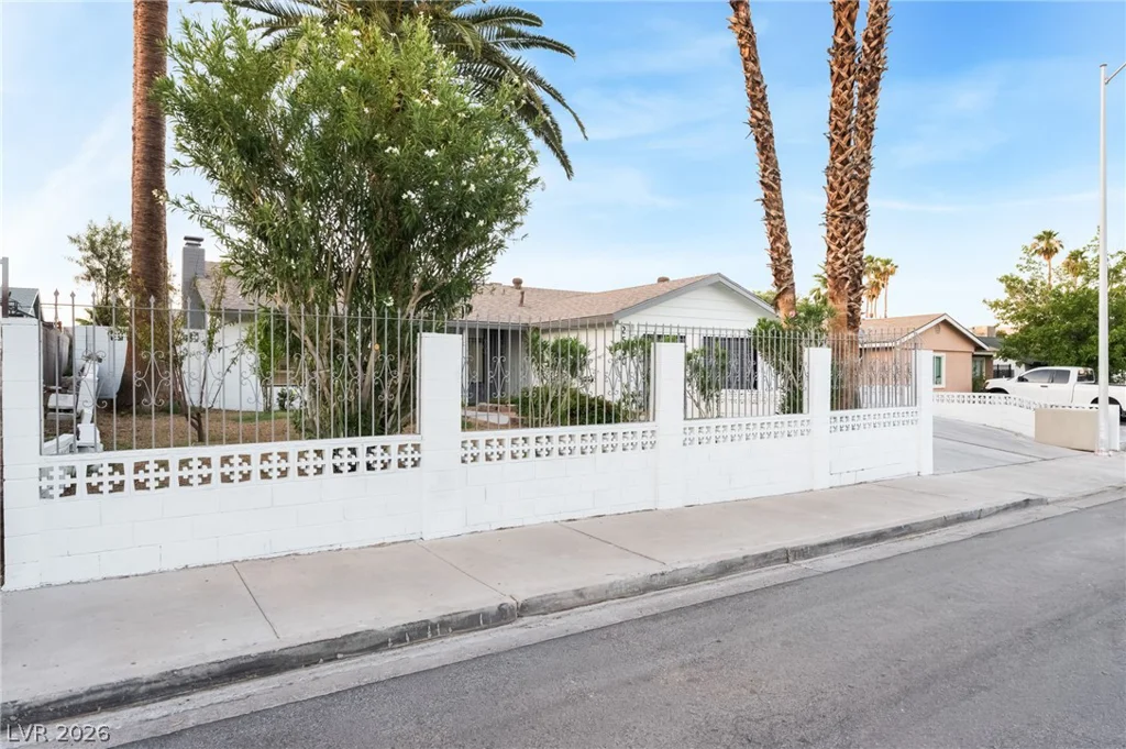 2550 Vegas Valley, Las Vegas, NV 89121