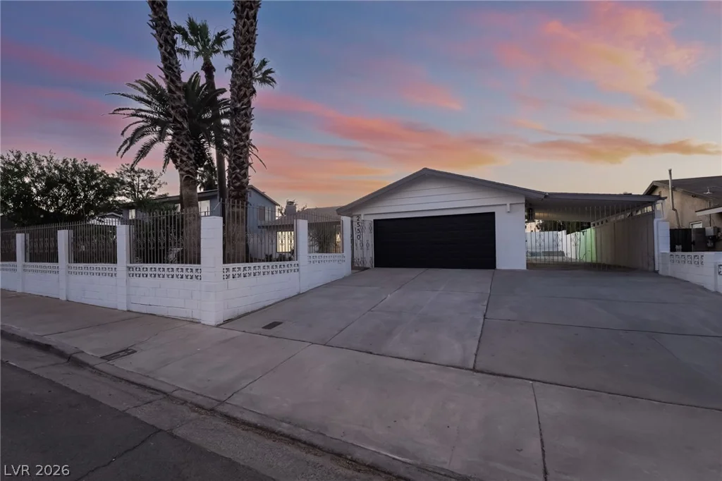 2550 Vegas Valley, Las Vegas, NV 89121