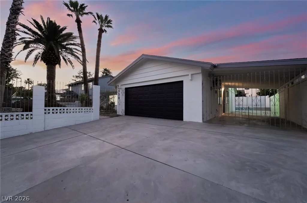 2550 Vegas Valley, Las Vegas, NV 89121