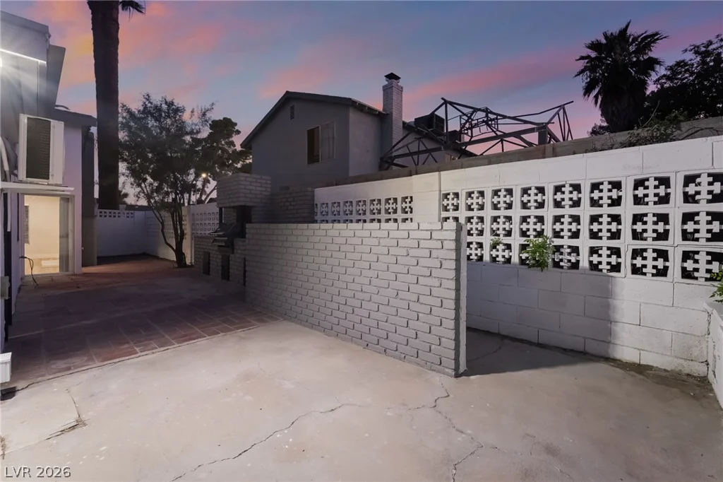 2550 Vegas Valley, Las Vegas, NV 89121