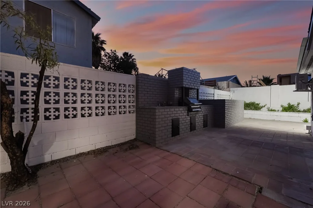 2550 Vegas Valley, Las Vegas, NV 89121