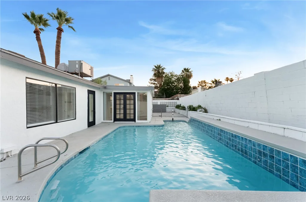 2550 Vegas Valley, Las Vegas, NV 89121