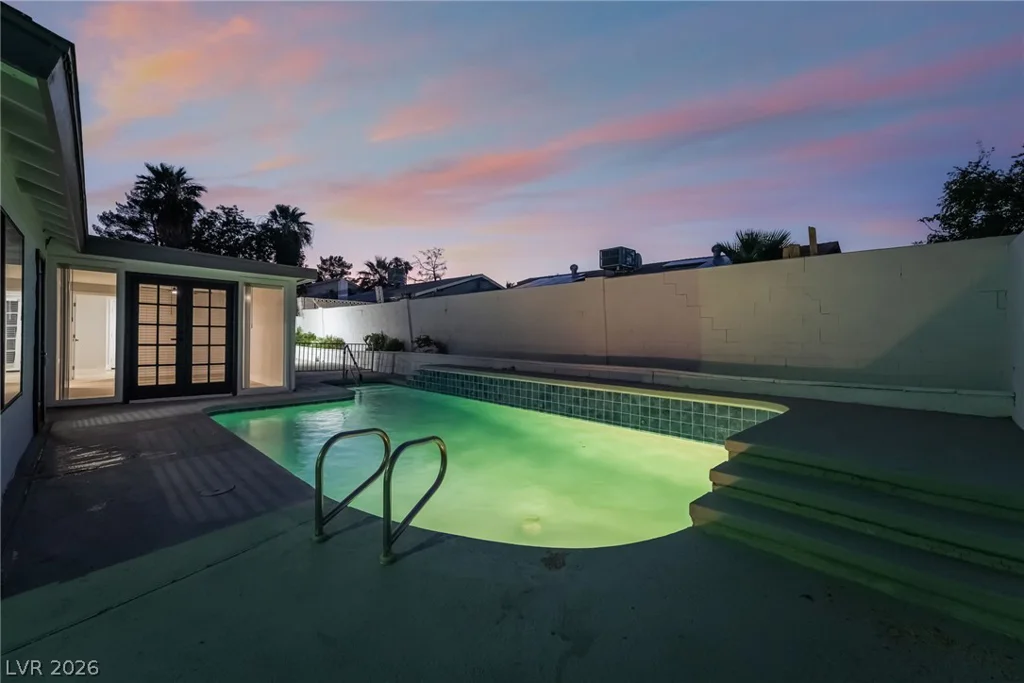 2550 Vegas Valley, Las Vegas, NV 89121
