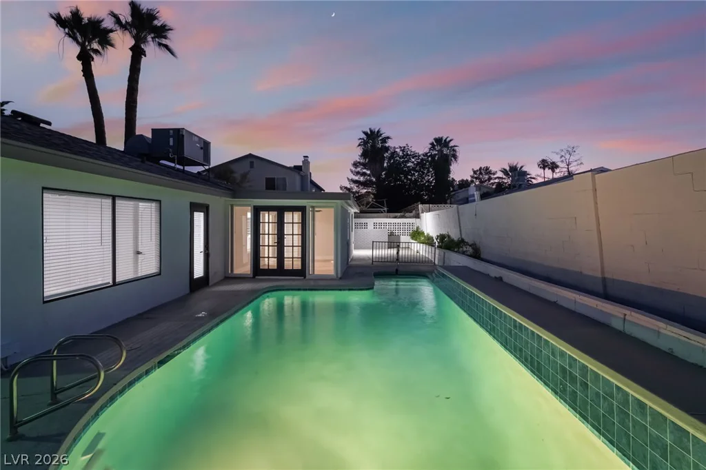 2550 Vegas Valley, Las Vegas, NV 89121
