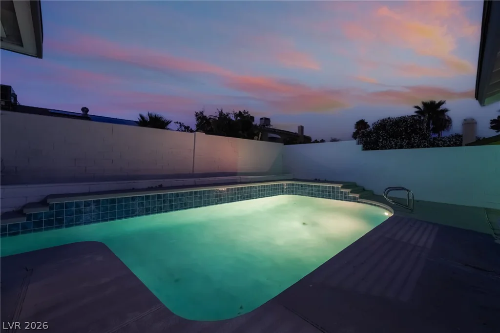 2550 Vegas Valley, Las Vegas, NV 89121