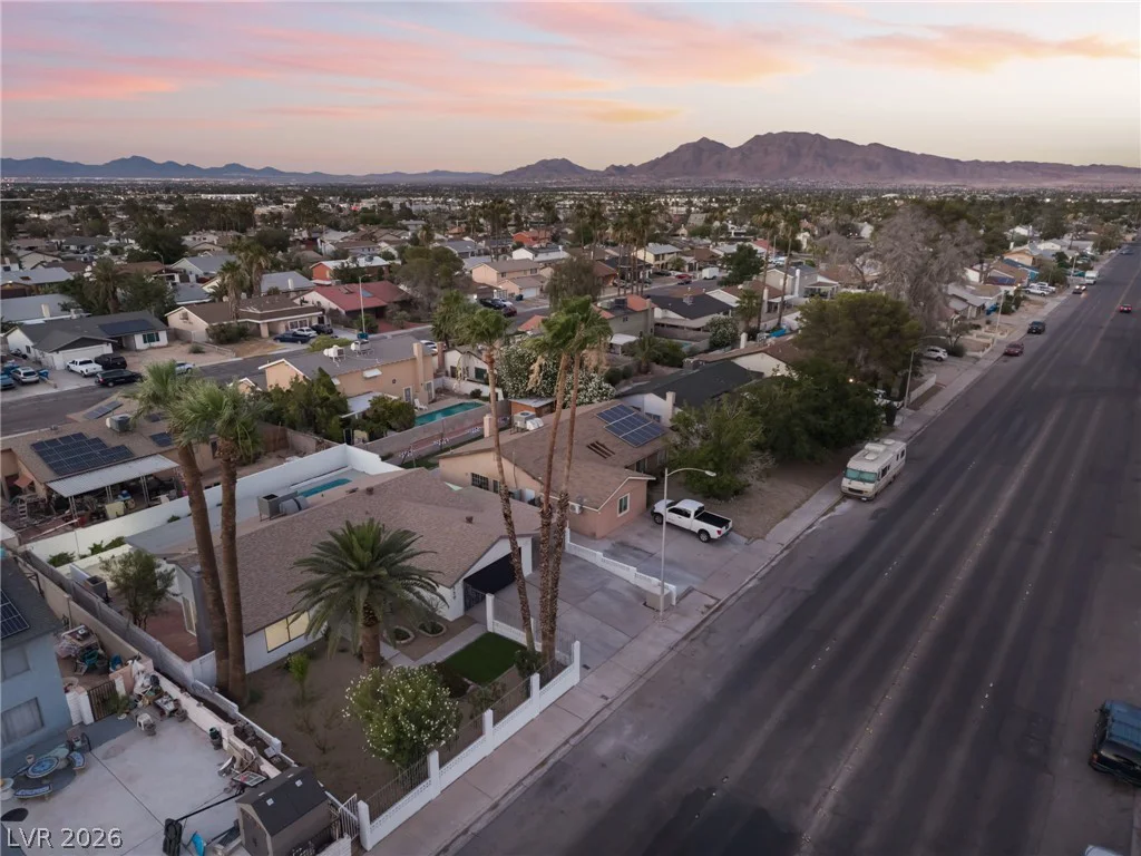 2550 Vegas Valley, Las Vegas, NV 89121