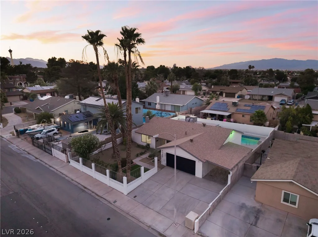 2550 Vegas Valley, Las Vegas, NV 89121