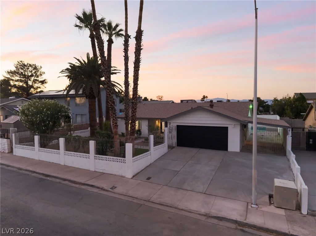 2550 Vegas Valley, Las Vegas, NV 89121