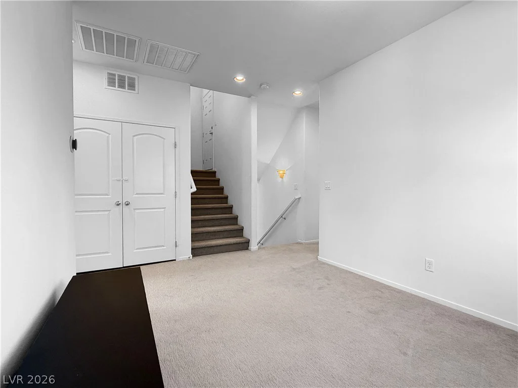 7709 Pyrenees Park, Las Vegas, NV 89113
