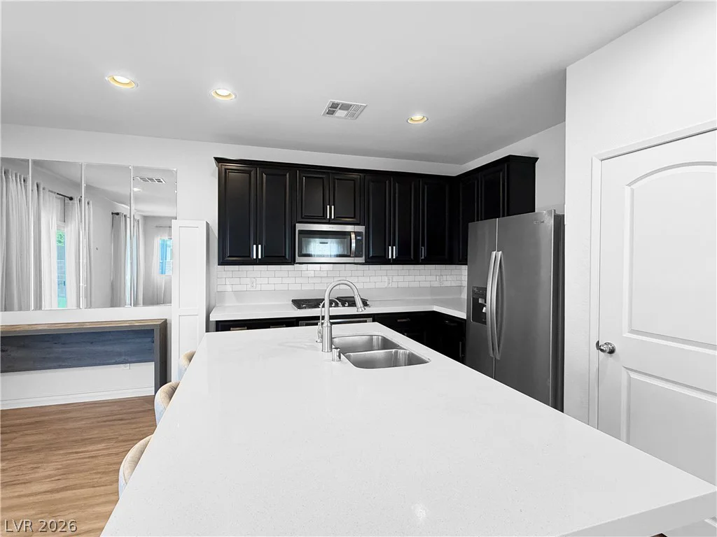 7709 Pyrenees Park, Las Vegas, NV 89113