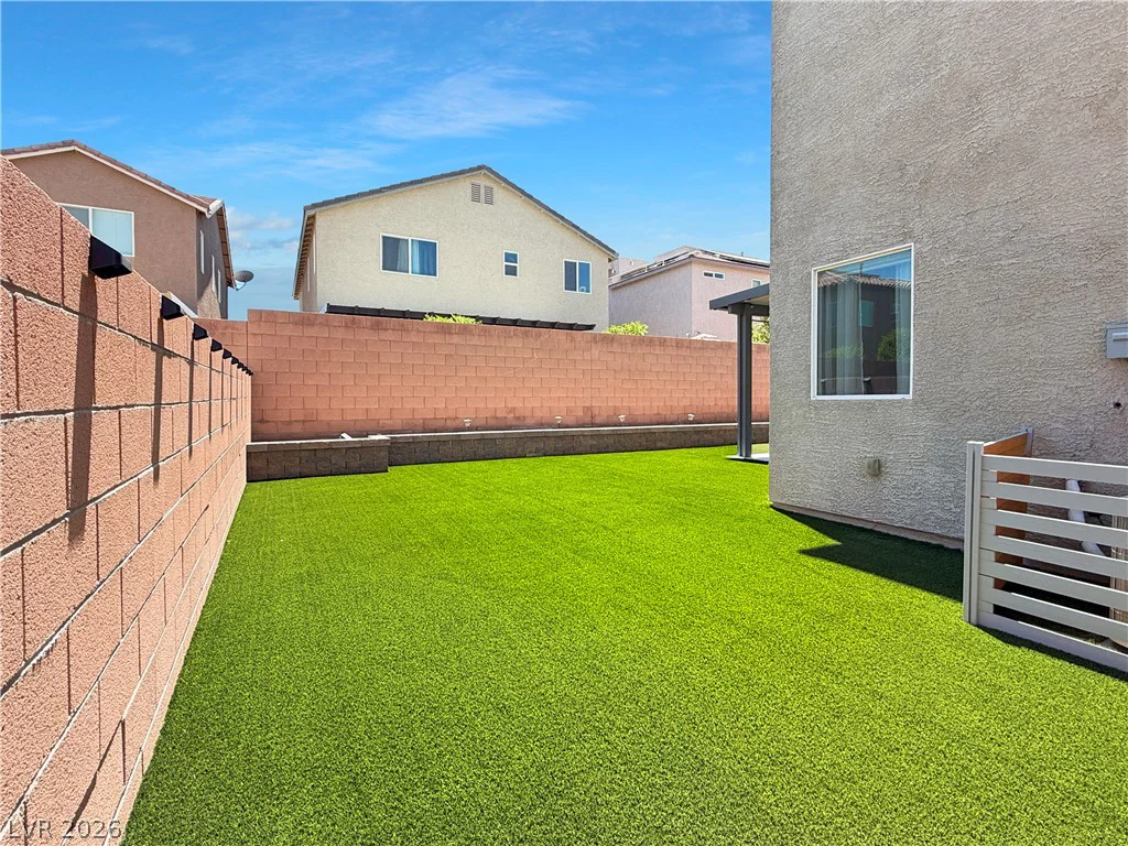 7709 Pyrenees Park, Las Vegas, NV 89113
