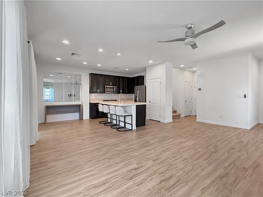 7709 Pyrenees Park, Las Vegas, NV 89113