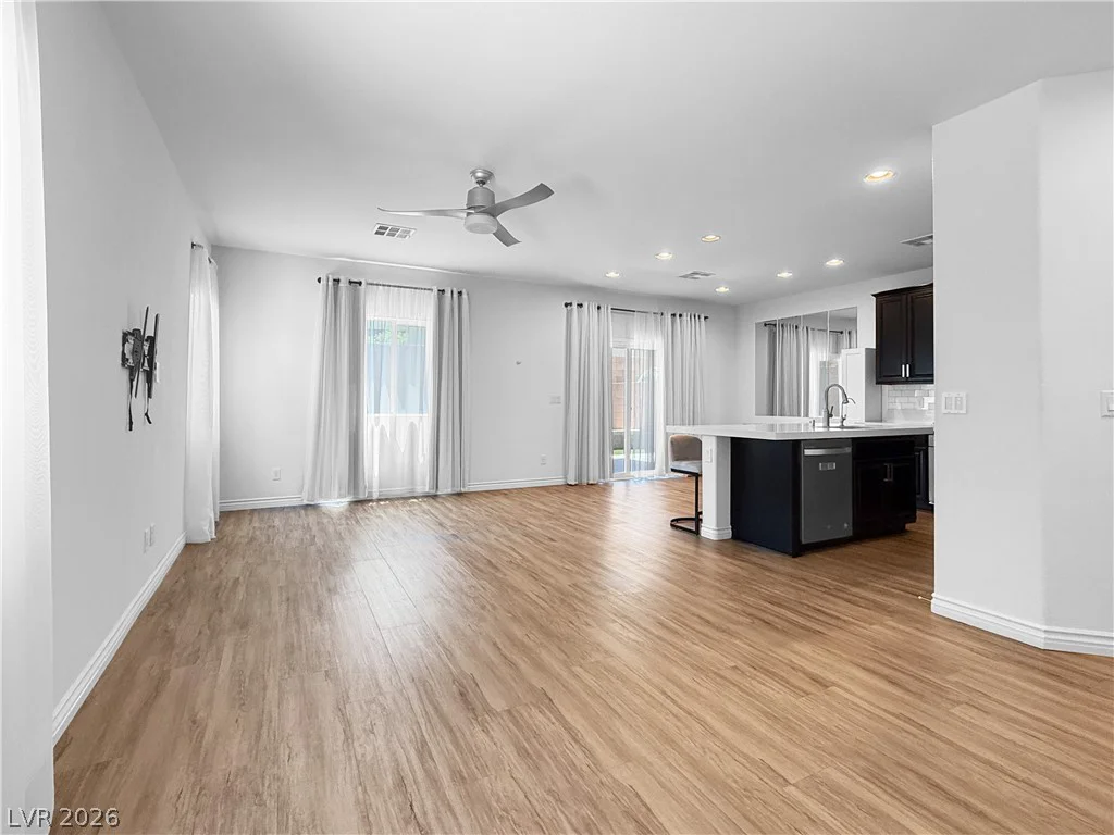 7709 Pyrenees Park, Las Vegas, NV 89113
