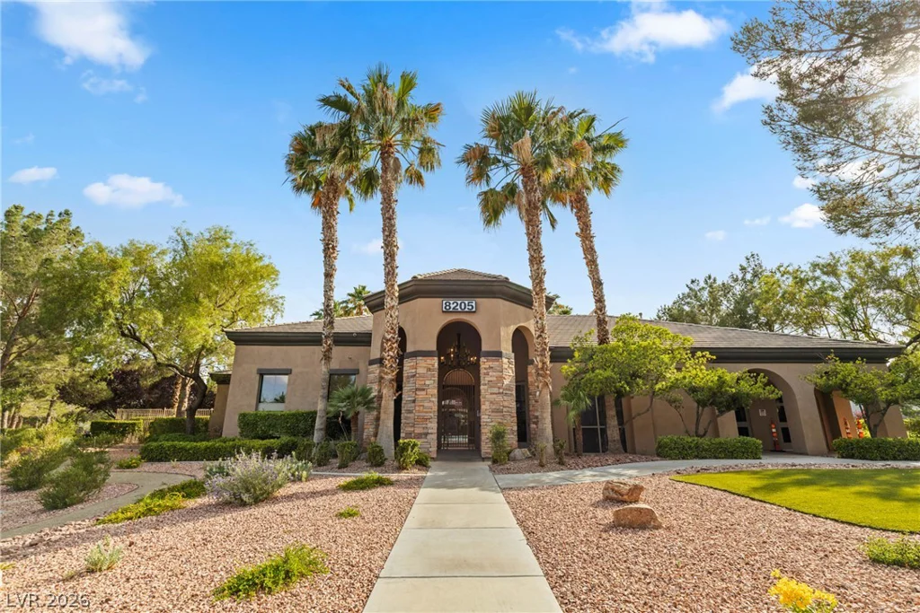 8220 Chimney Bluffs, North Las Vegas, NV 89085