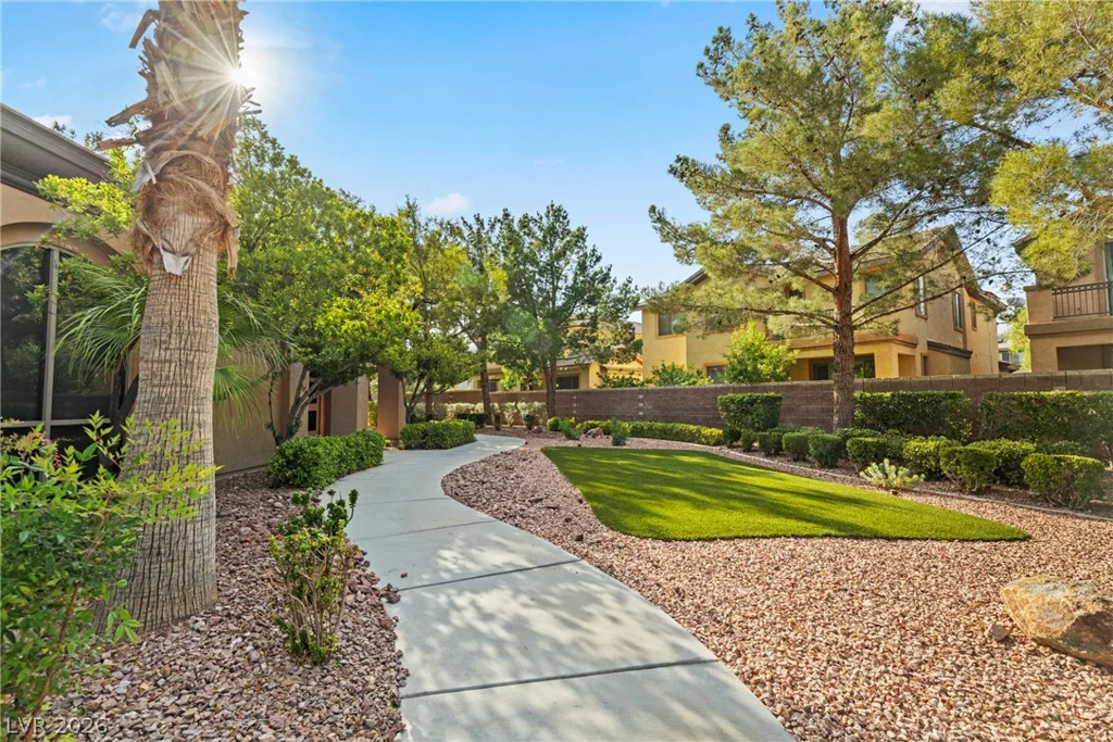 8220 Chimney Bluffs, North Las Vegas, NV 89085