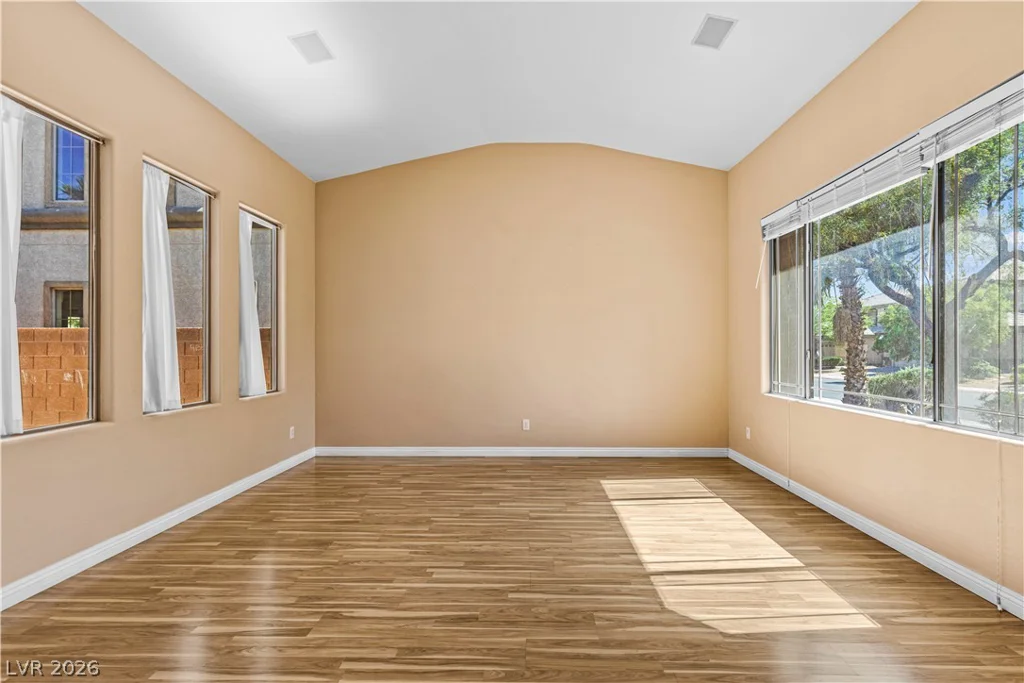 8220 Chimney Bluffs, North Las Vegas, NV 89085