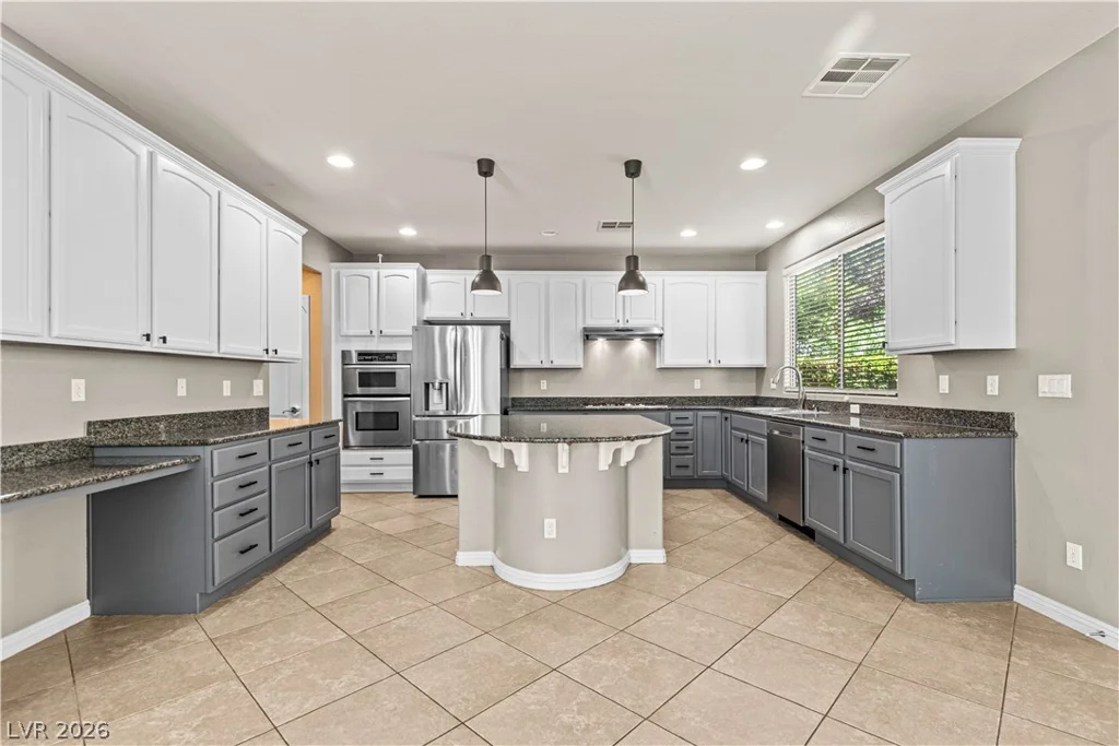 8220 Chimney Bluffs, North Las Vegas, NV 89085