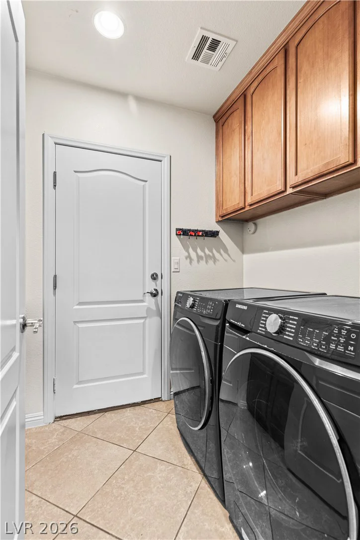 8220 Chimney Bluffs, North Las Vegas, NV 89085