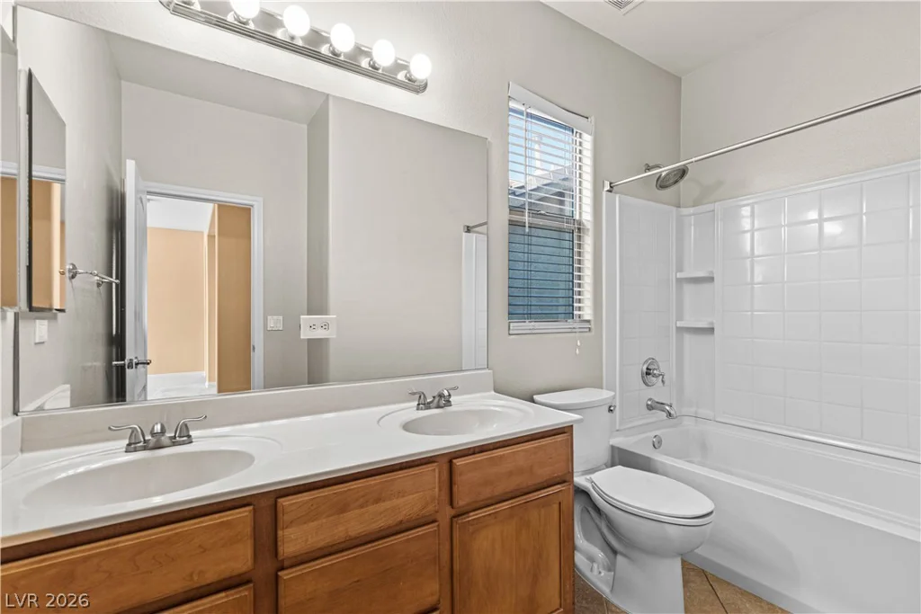 8220 Chimney Bluffs, North Las Vegas, NV 89085