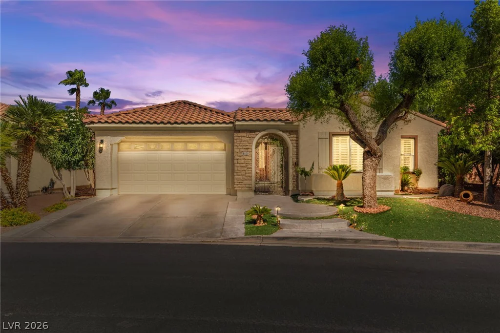 8520 Berkley Hall, Las Vegas, NV 89131
