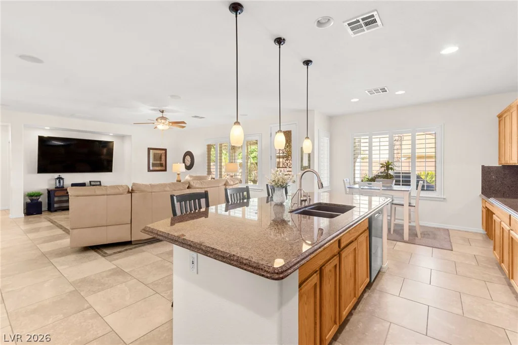 8520 Berkley Hall, Las Vegas, NV 89131