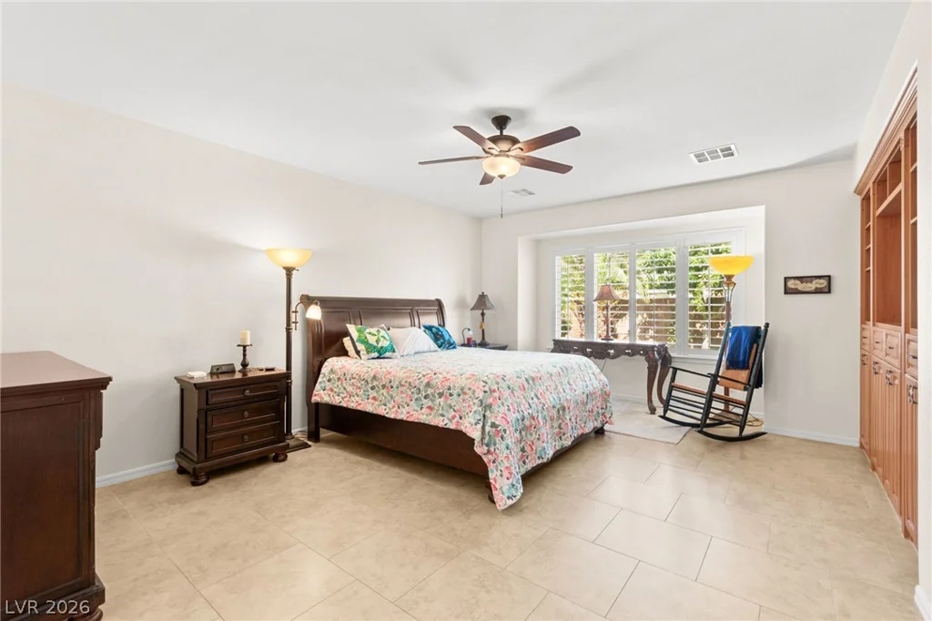 8520 Berkley Hall, Las Vegas, NV 89131