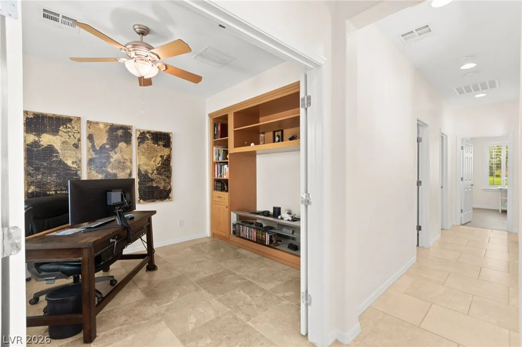 8520 Berkley Hall, Las Vegas, NV 89131