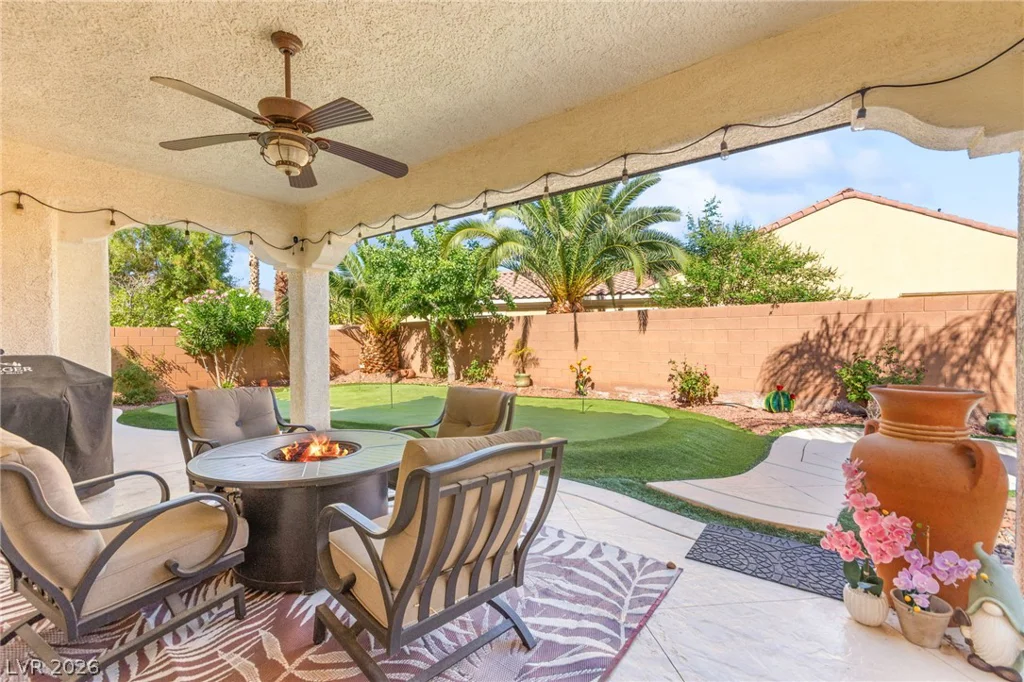 8520 Berkley Hall, Las Vegas, NV 89131