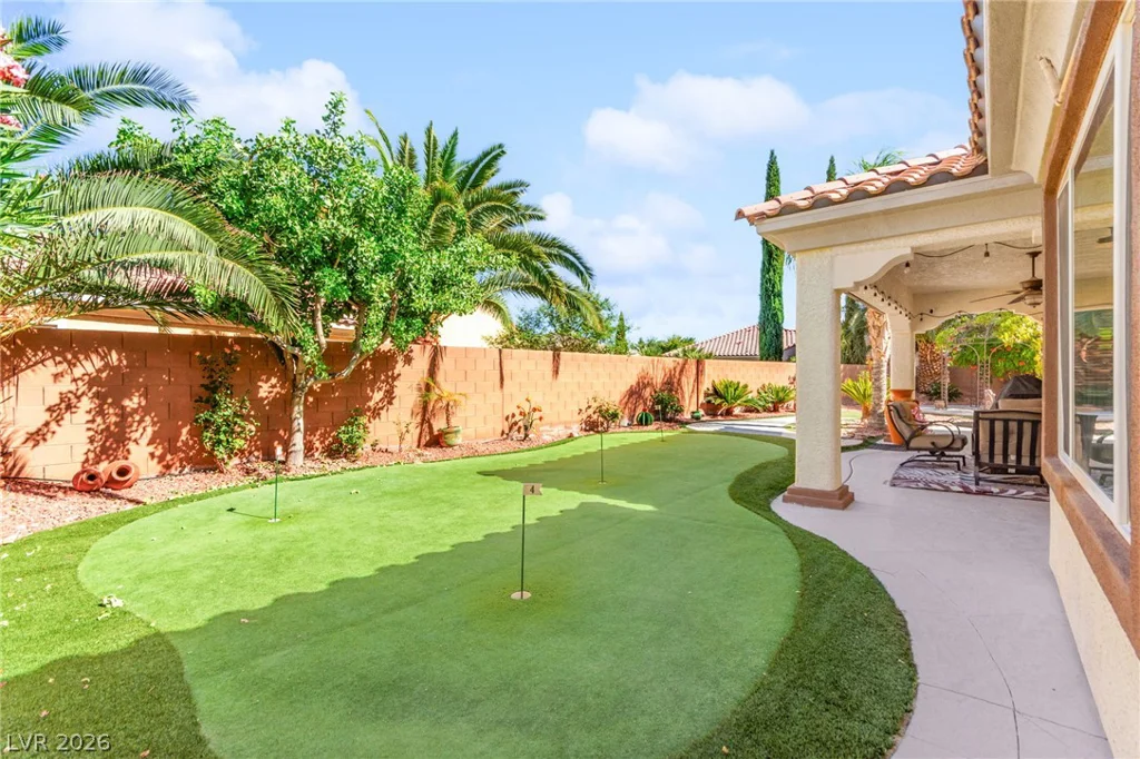 8520 Berkley Hall, Las Vegas, NV 89131