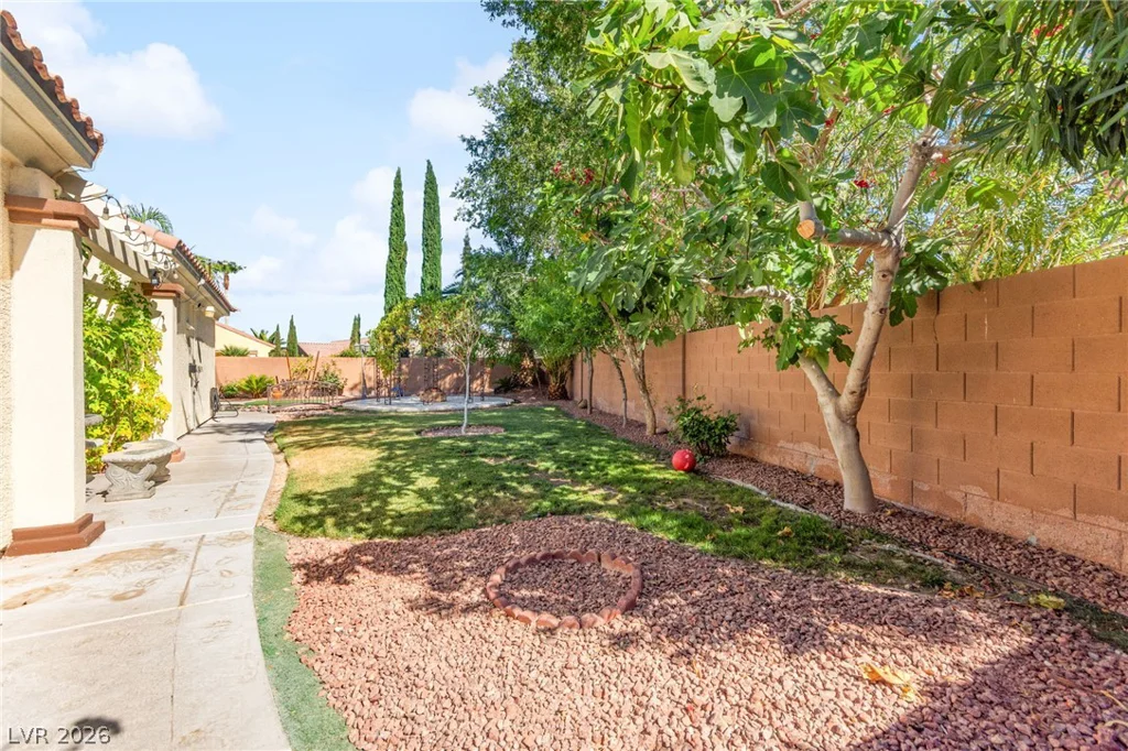 8520 Berkley Hall, Las Vegas, NV 89131