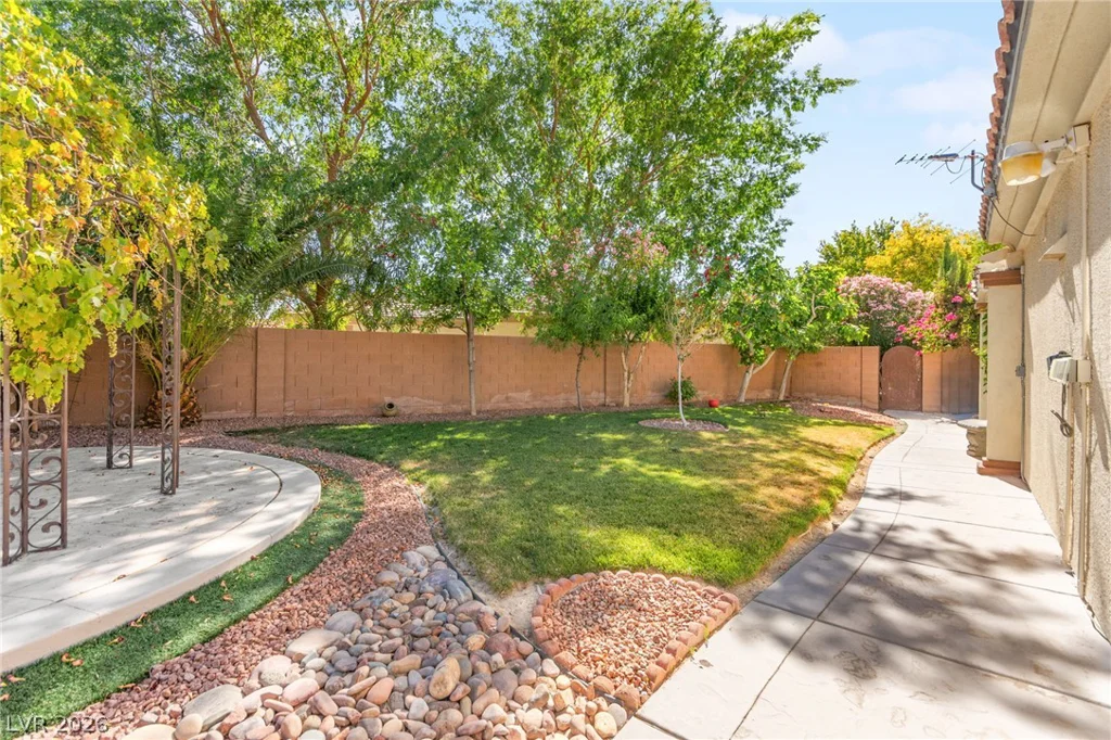 8520 Berkley Hall, Las Vegas, NV 89131