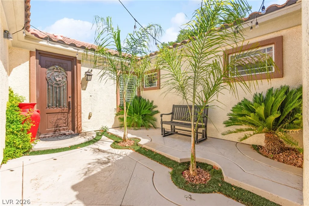 8520 Berkley Hall, Las Vegas, NV 89131