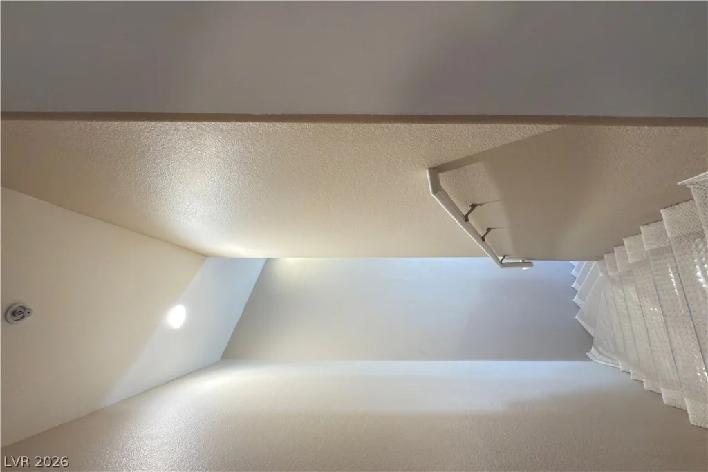 3975 Hualapai, Las Vegas, NV 89129