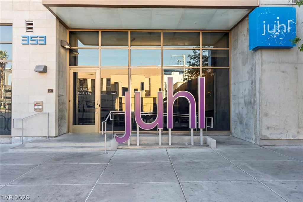 353 Bonneville, Las Vegas, NV 89101